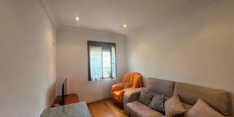 Sala d'estar de Casa adosada en venda en Villanueva del Trabuco amb Aire condicionat, Terrassa i Traster