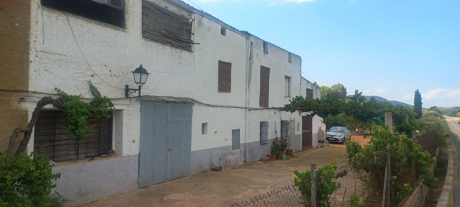Vista exterior de Casa o xalet en venda en Les Coves de Vinromà amb Terrassa