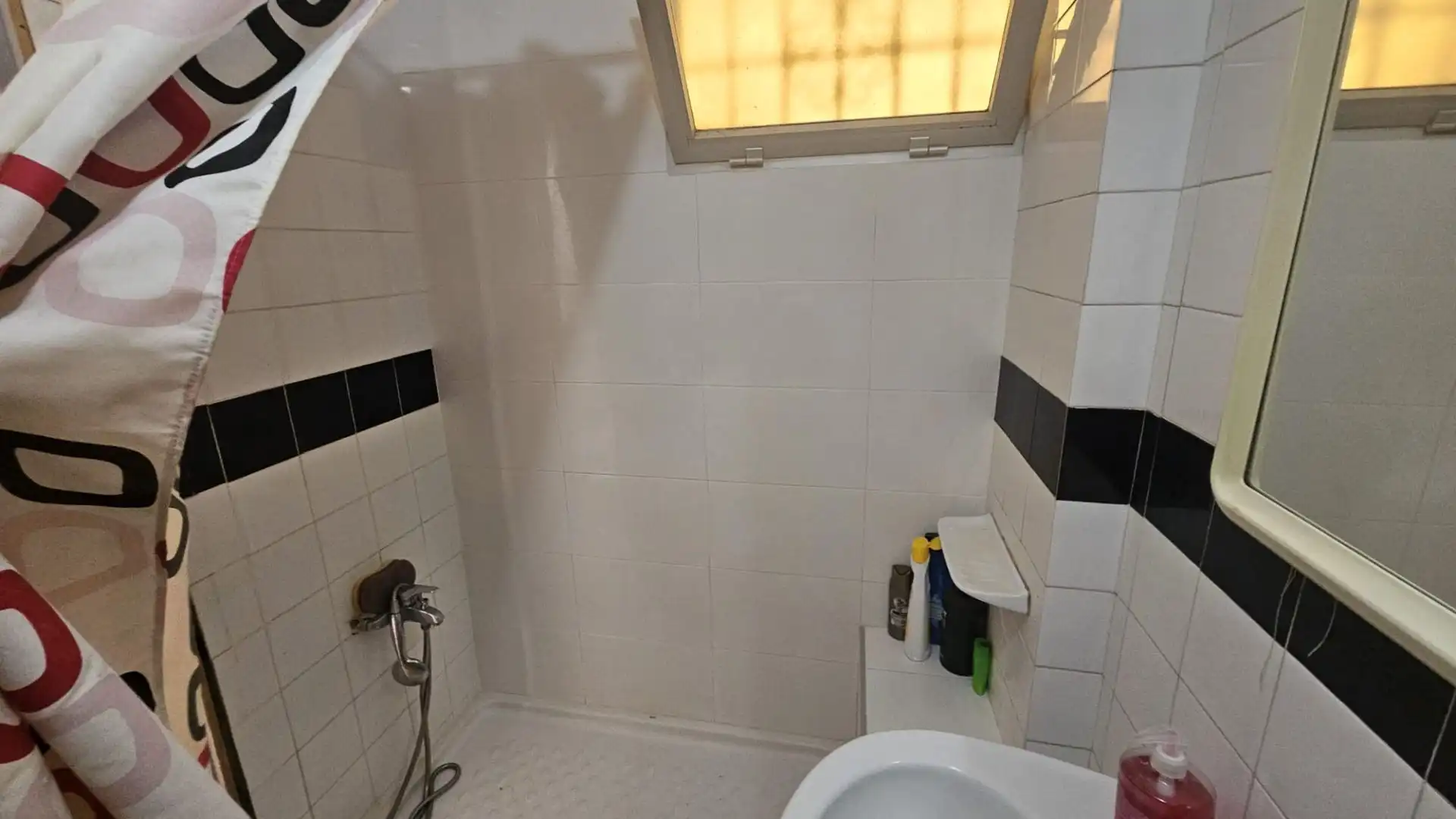 Baño de Estudio en venta en Benalmádena con Terraza y Piscina comunitaria