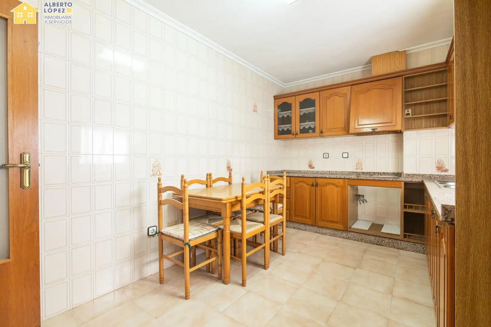 Cuina de Apartament en venda en Elche / Elx amb Terrassa i Balcó