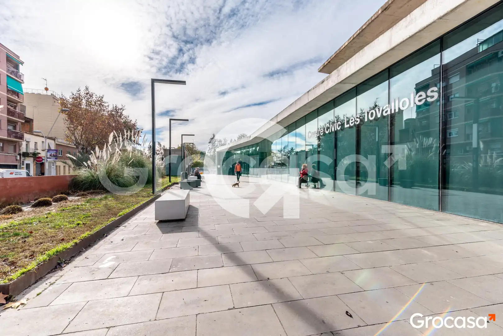 Vista exterior de Pis en venda en Sant Feliu de Llobregat amb Forn, Rentadora i TV