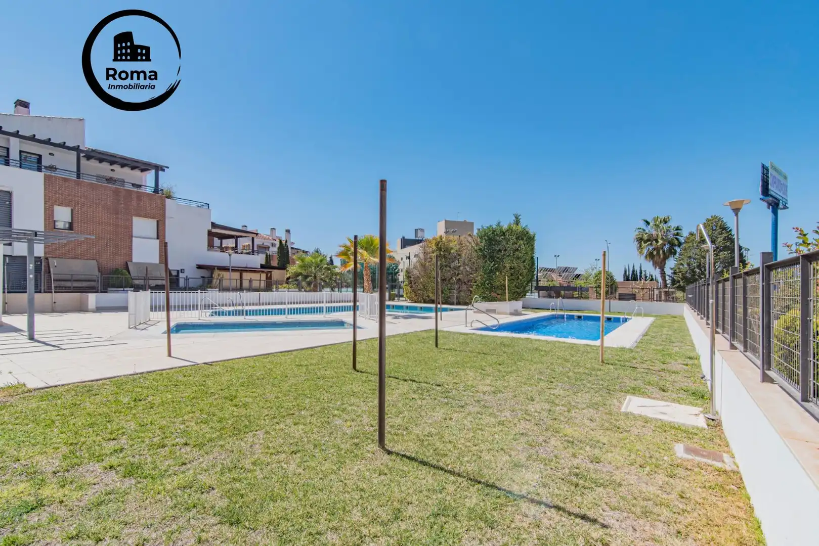 Piscina de Piso en venta en Albolote con Aire acondicionado, Calefacción y Piscina comunitaria