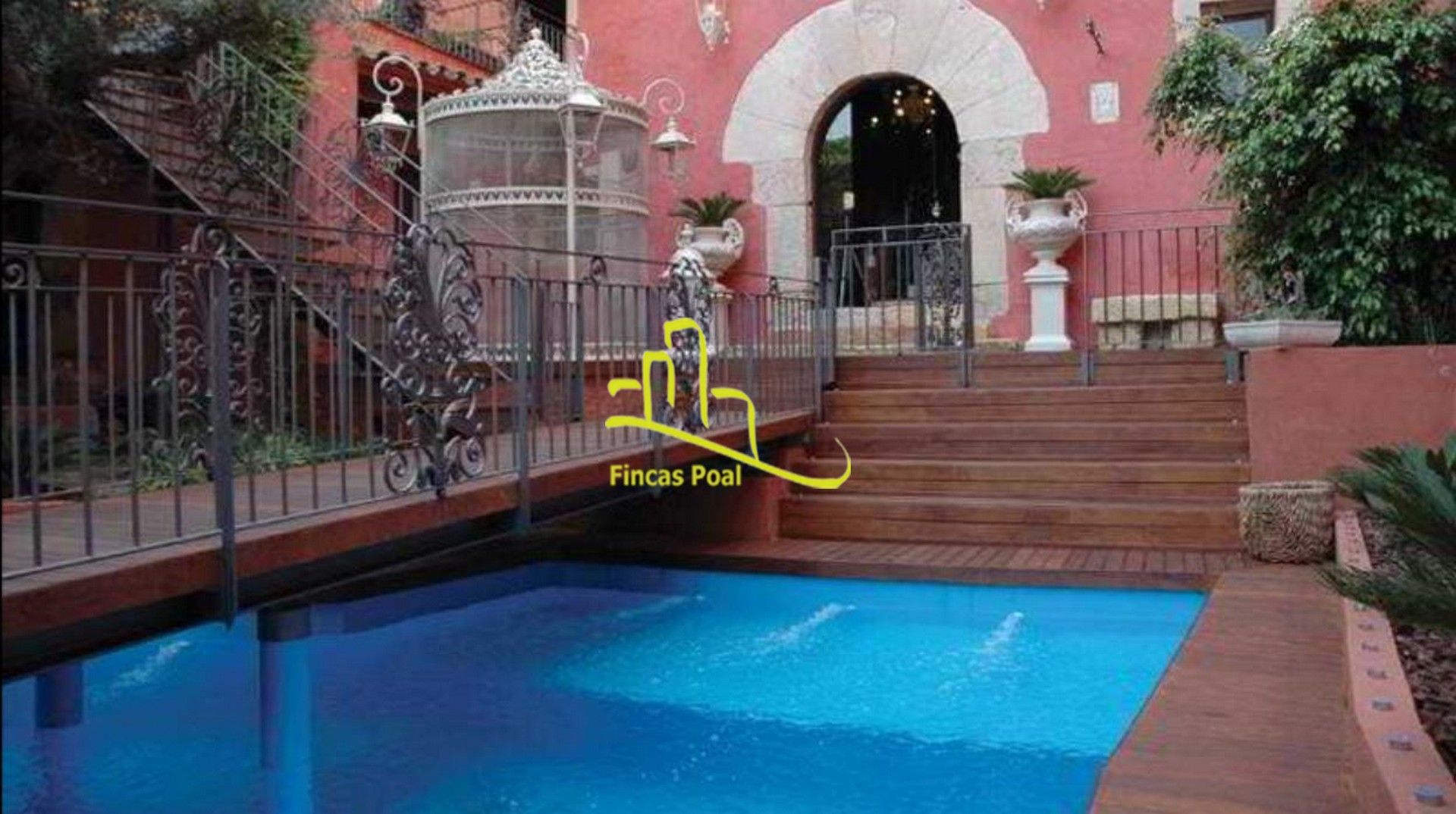 Swimming pool of Building for sale in Creixell  with Community pool