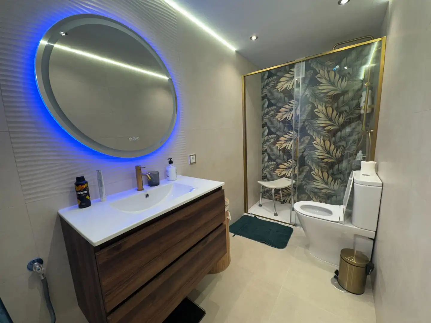 Badezimmer von Wohnungen zur Miete in Benidorm mit Klimaanlage, Möbliert und Gemeinschaftspool