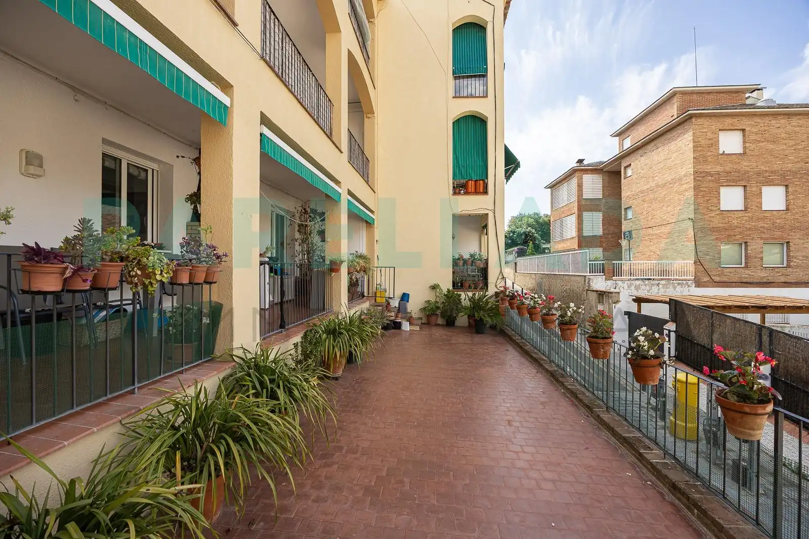 Vista exterior de Piso en venta en Tiana con Aire acondicionado, Calefacción y Terraza