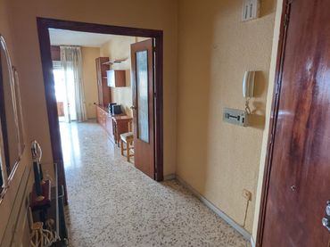 Piso con balcón en venta en Maracena