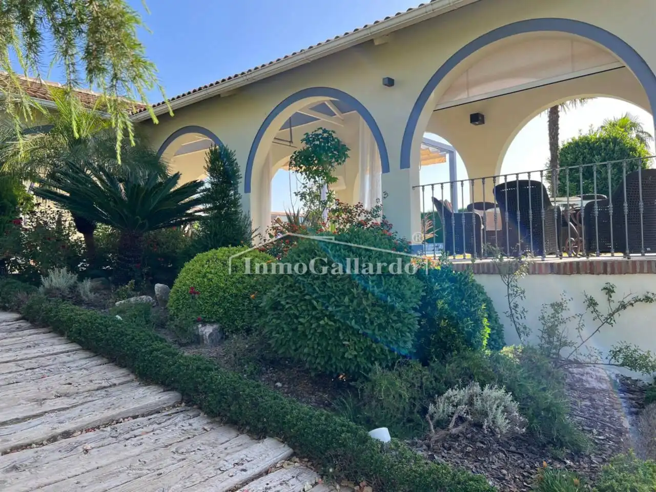 Exterior view of Buildings for sale in Lucena