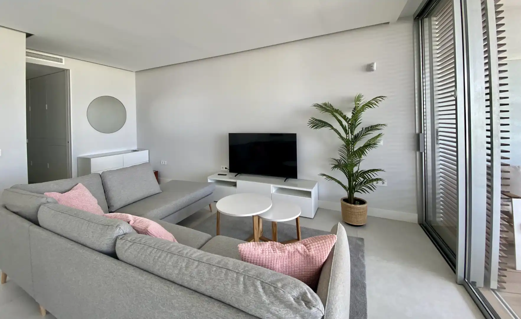 Sala de estar de Apartamento de alquiler en Estepona con Aire acondicionado, Calefacción y Terraza
