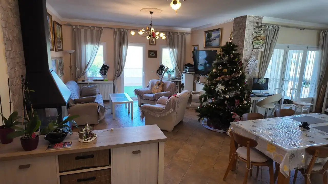 Sala de estar de Casa o chalet en venta en L'Alfàs del Pi con Aire acondicionado, Calefacción y Jardín privado