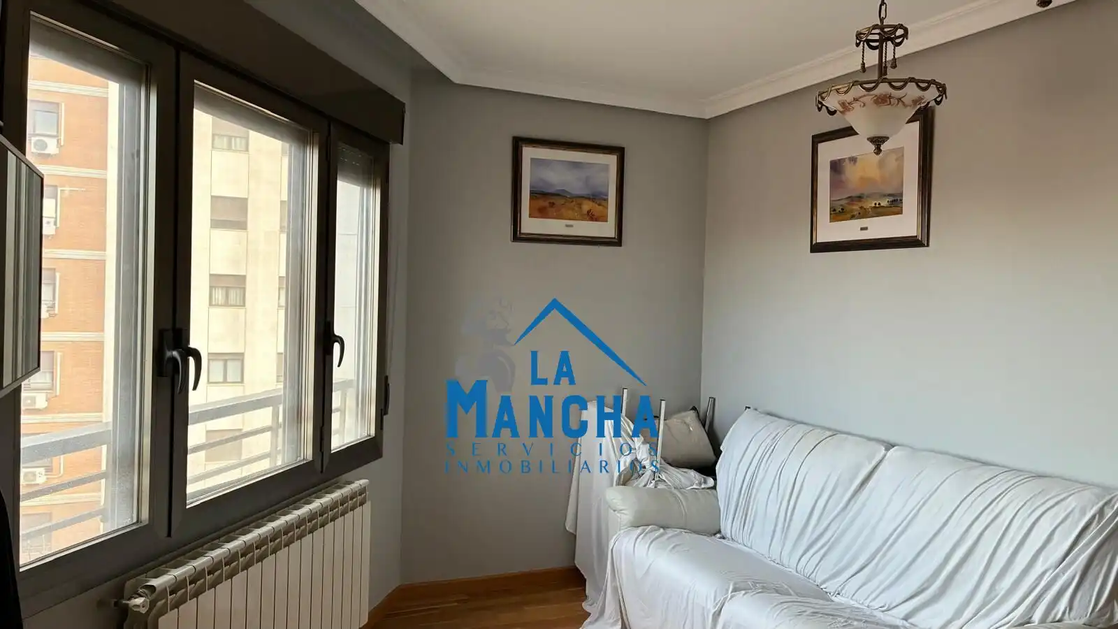 Sala de estar de Apartamento en venta en Albacete con Calefacción, Trastero y Amueblado