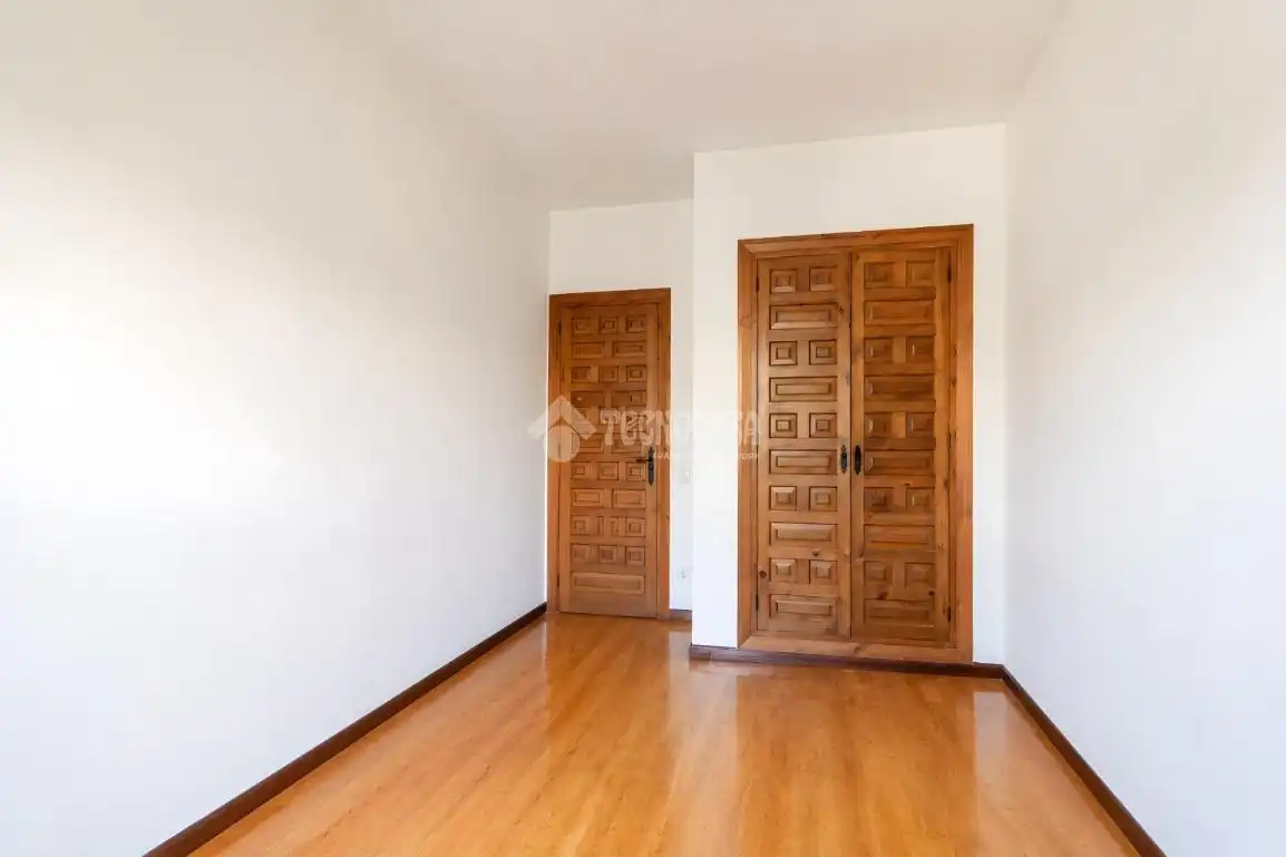 Habitación de Casa adosada en venta en Torrelodones con Calefacción, Jardín privado y Terraza