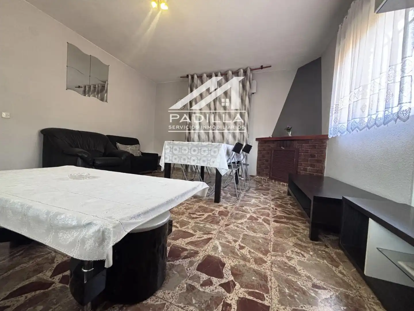 Sala de estar de Casa o chalet en venta en Santa Cruz del Retamar con Aire acondicionado, Calefacción y Terraza