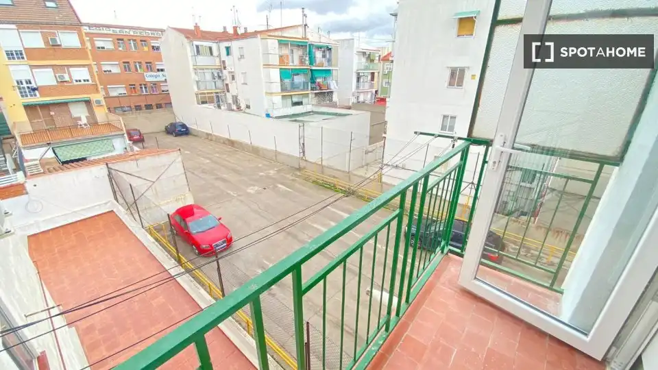 Vista exterior de Piso de alquiler en Madrid con Aire acondicionado, Calefacción y Amueblado