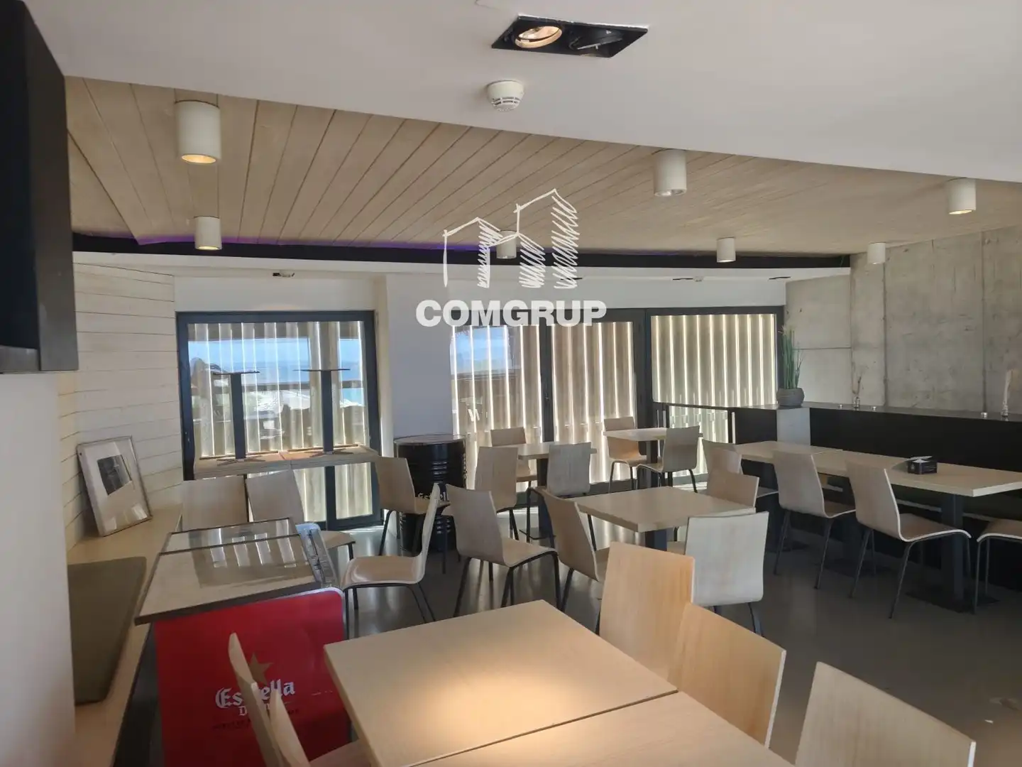 Local en traspaso en Badalona con Aire acondicionado y Amueblado