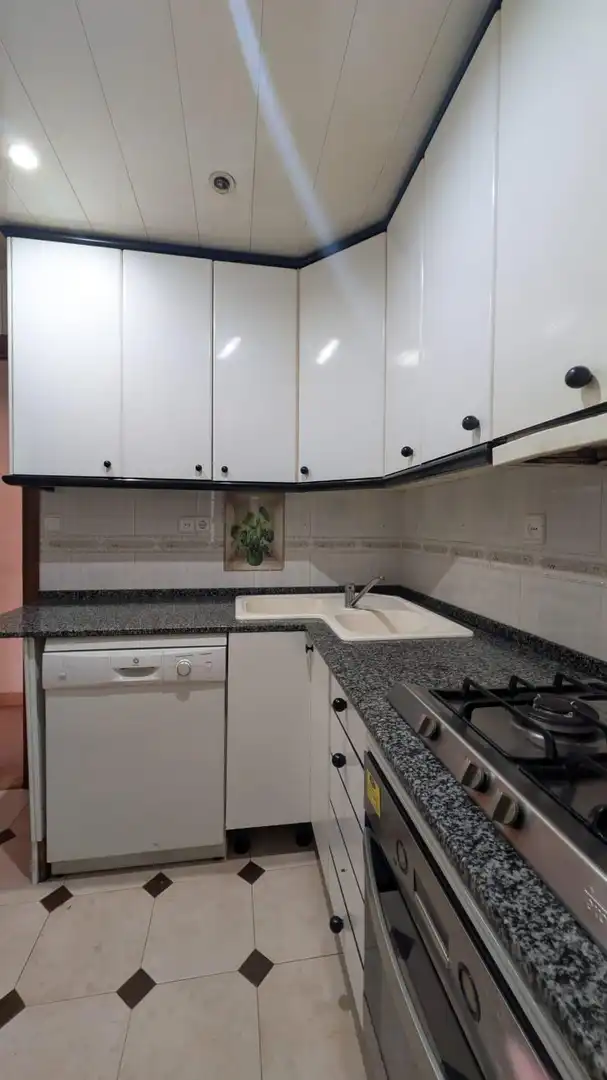 Cuina de Pis en venda en Ripollet amb Calefacció, Parquet i Balcó