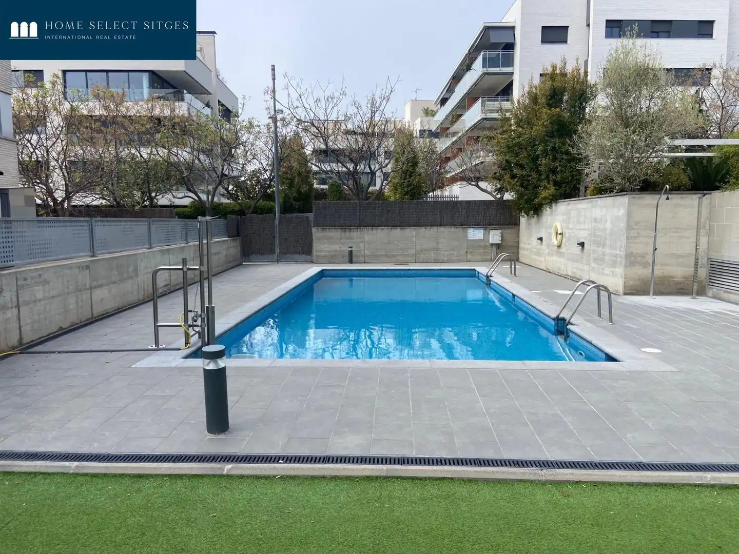 Swimming pool of Ground floor for sale in Sitges  with Air Conditioner, Heating and Private garden