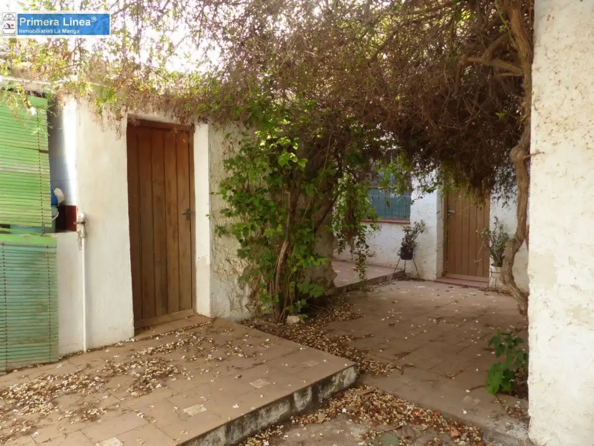Jardí de Finca rústica en venda en Cartagena amb Jardí privat