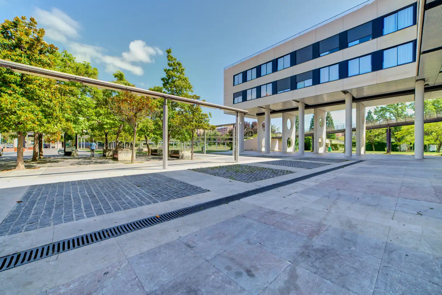 Vista exterior de Oficina en venta en  Pamplona / Iruña