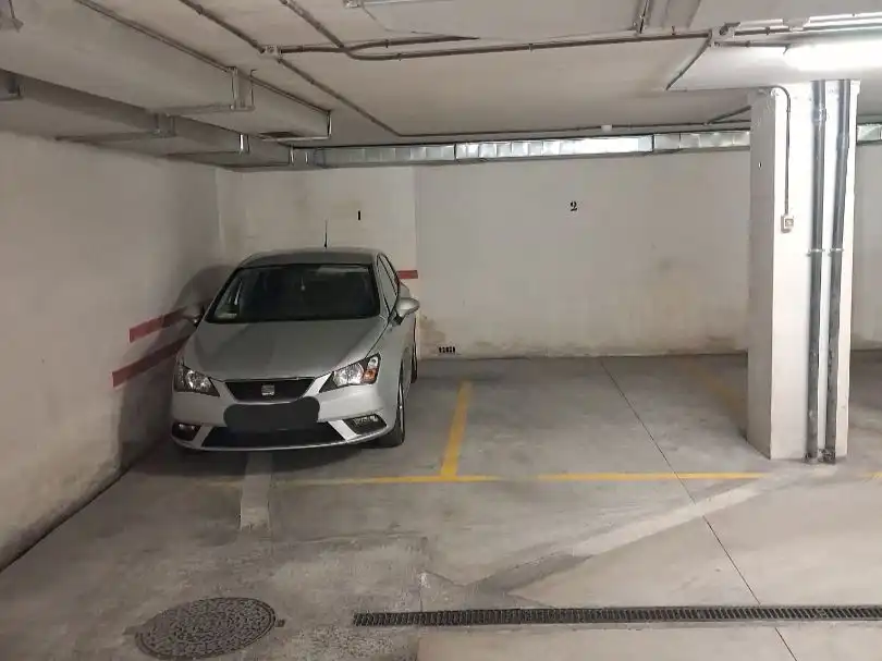 Parking de Garaje de alquiler en Oviedo 