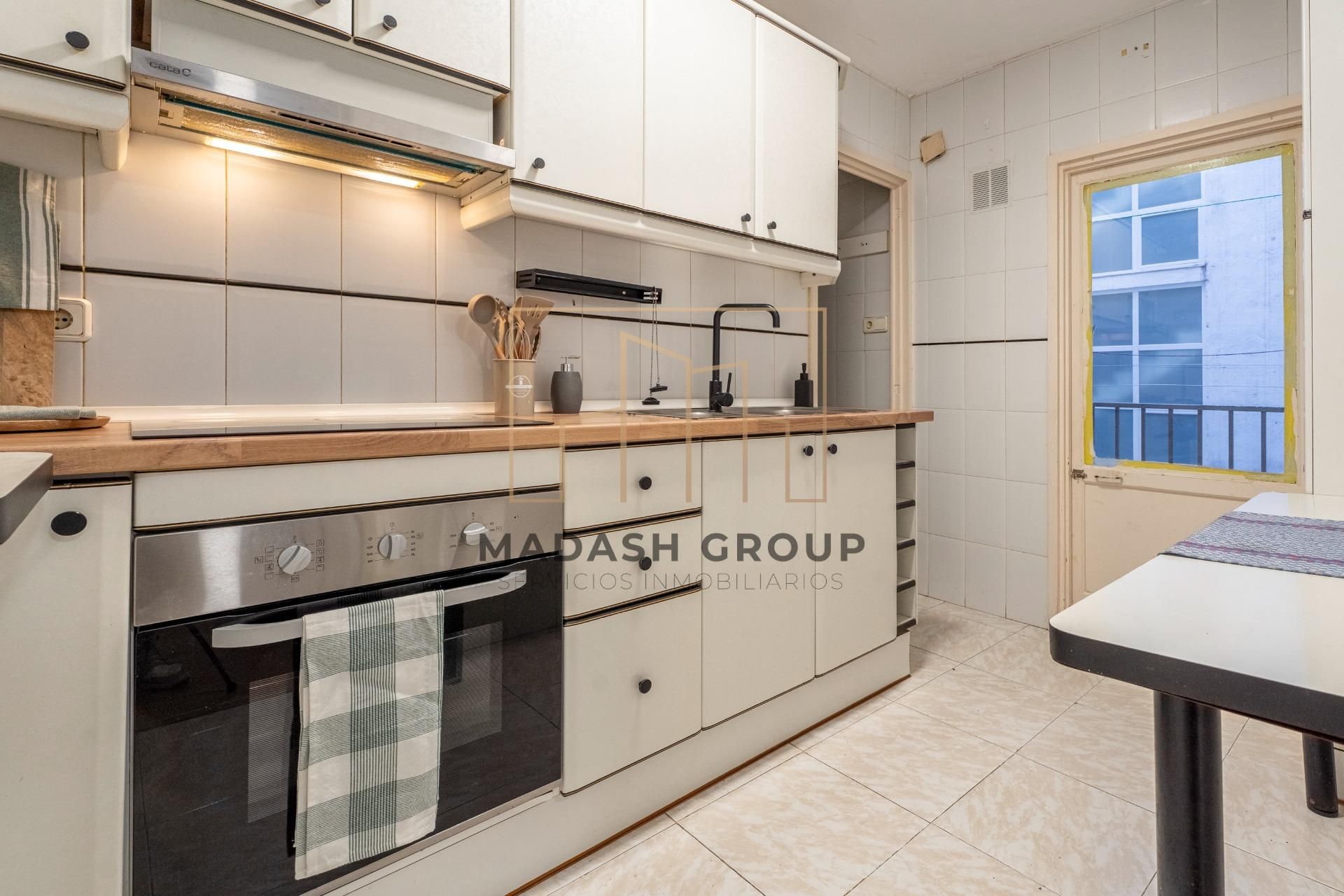 Kitchen of Flat for sale in Valls  with Terrace and Balcony