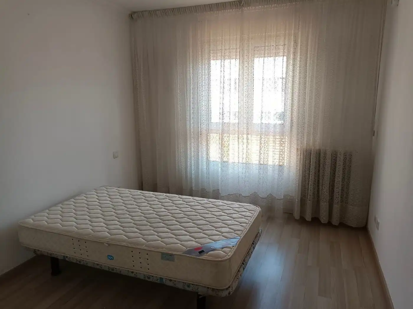 Flat for rent in Avenida CADIZ, Barrio de Zaidín