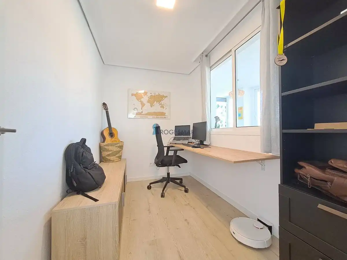 Dormitori de Apartament en venda en Benicasim / Benicàssim amb Piscina comunitària