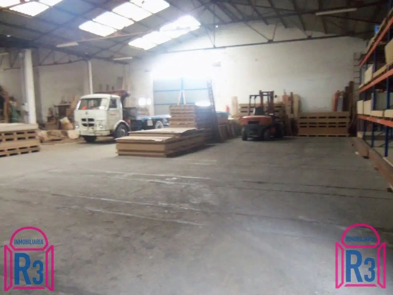 Nave industrial en venta en Valdefresno
