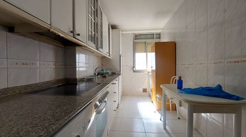 Photo 2 of Flat for sale in Logroño - Avda de la Paz, Residencia, Logroño