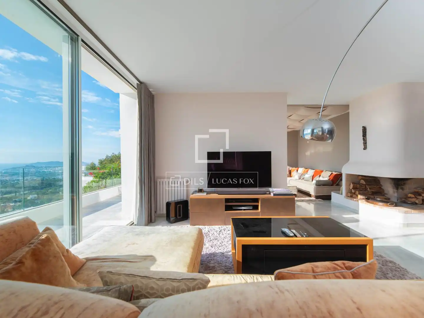 Living room of Houses for sale in Santa Eulària des Riu  with Air Conditioner, Heating and Private garden