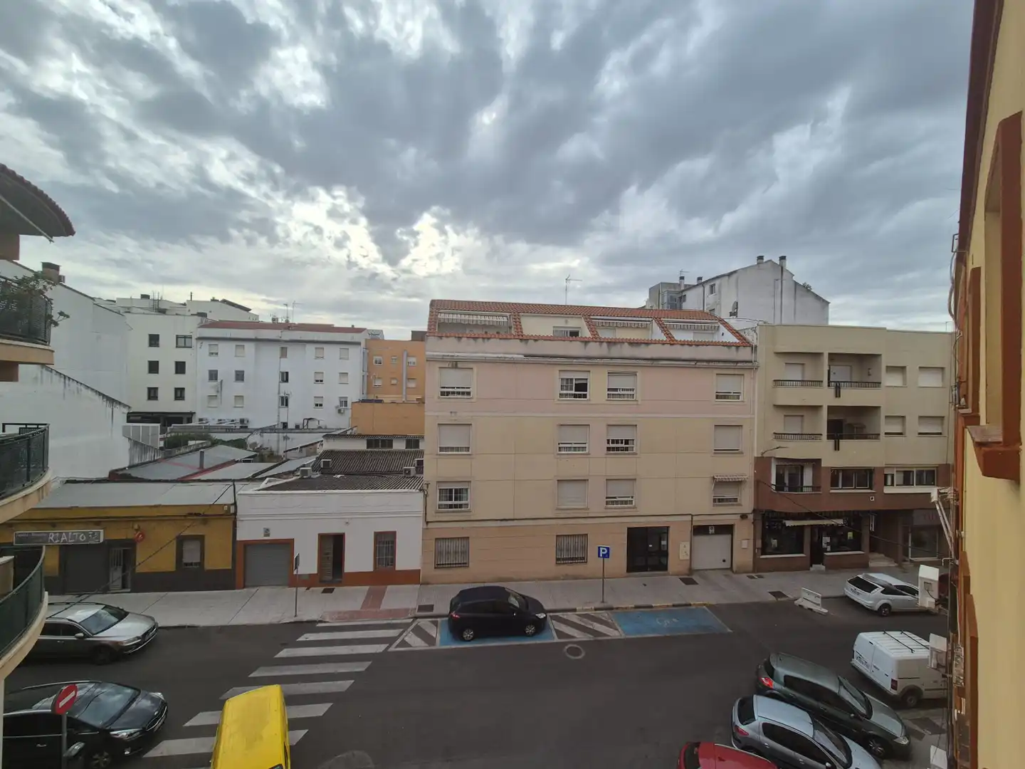 Pis amb jardí en venda a Calle Lucas Vázquez Ayllón, imagen 2