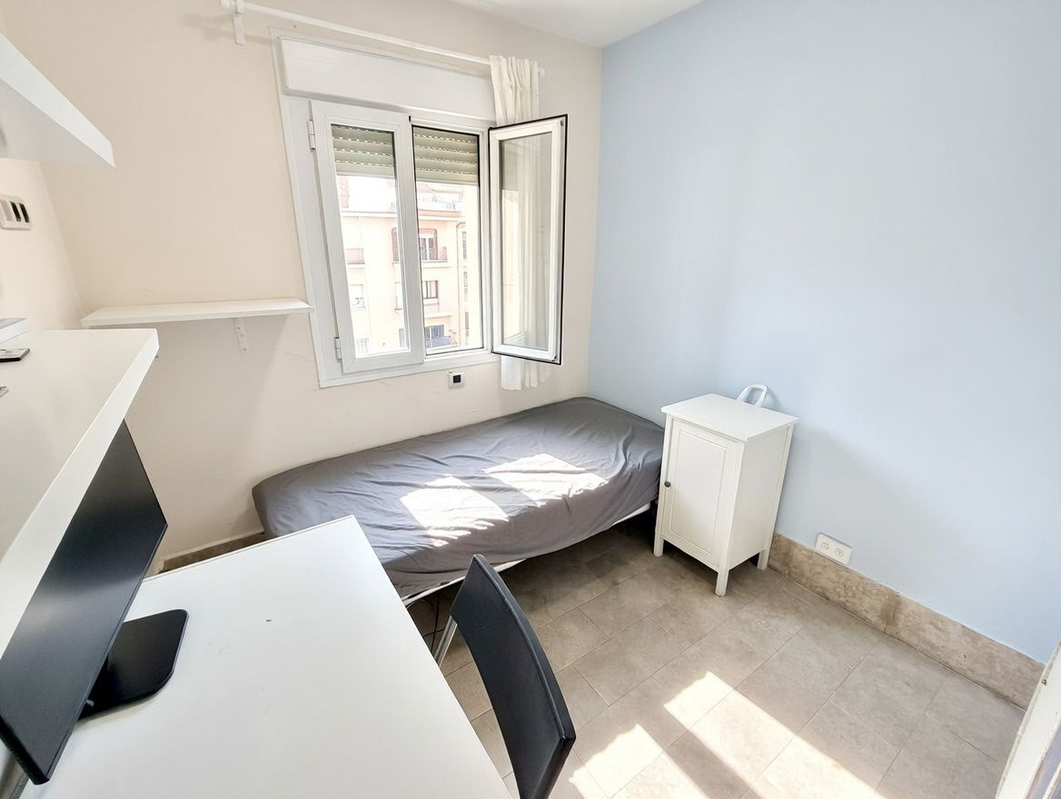 Dormitori de Pis en venda en  Madrid Capital amb Aire condicionat i Moblat