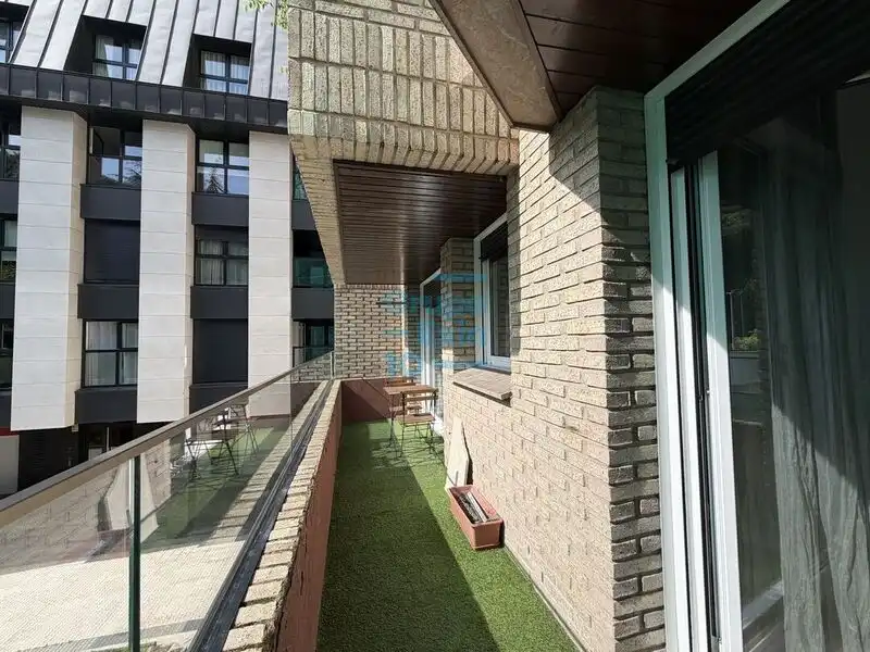 Terrassa de Pis en venda en Donostia - San Sebastián  amb Calefacció i Terrassa