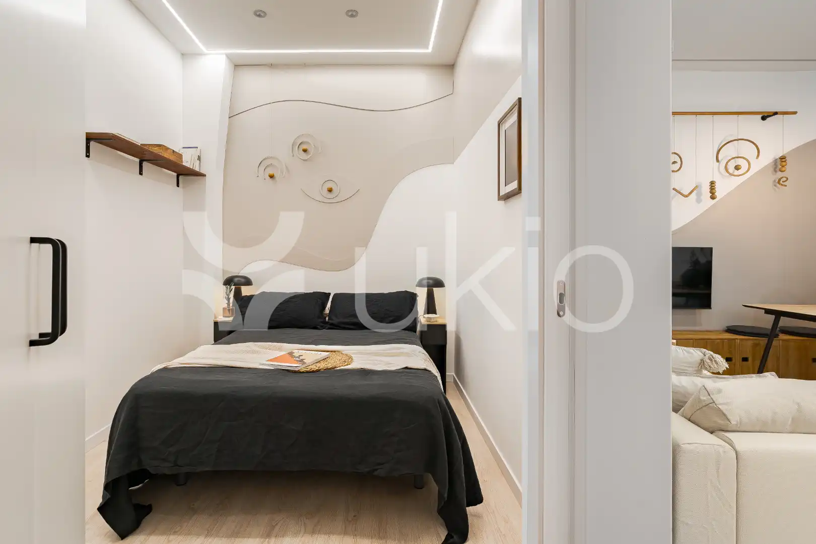 Dormitori de Apartament de lloguer en Madrid amb Aire condicionat, Calefacció i Moblat