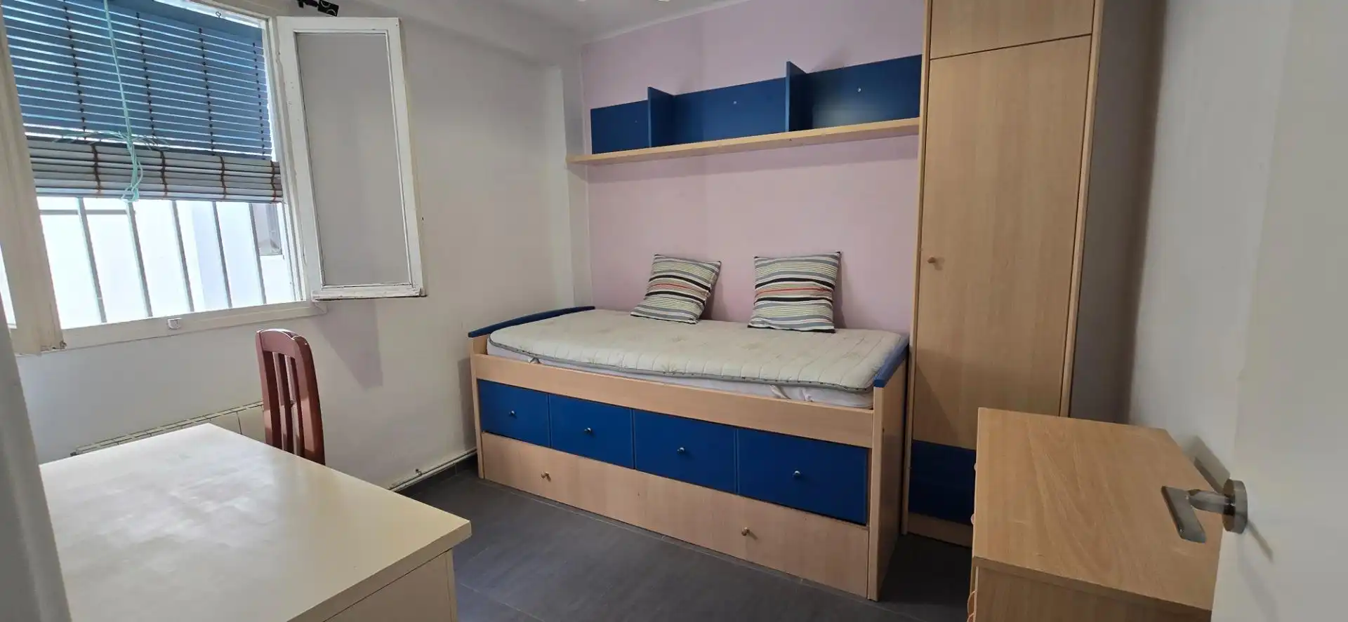 Habitación de Piso de alquiler en Valencia con Aire acondicionado, Amueblado y Balcón