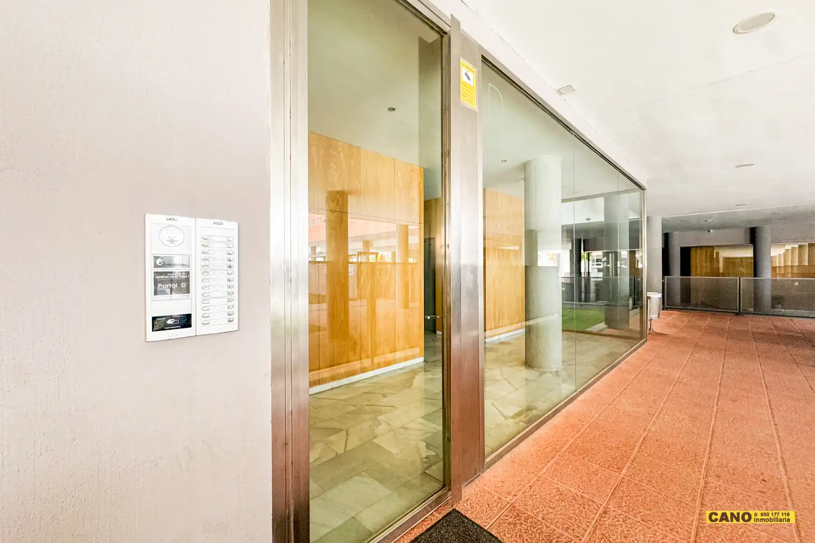 Piso en venta en Almería con Aire acondicionado, Calefacción y Terraza