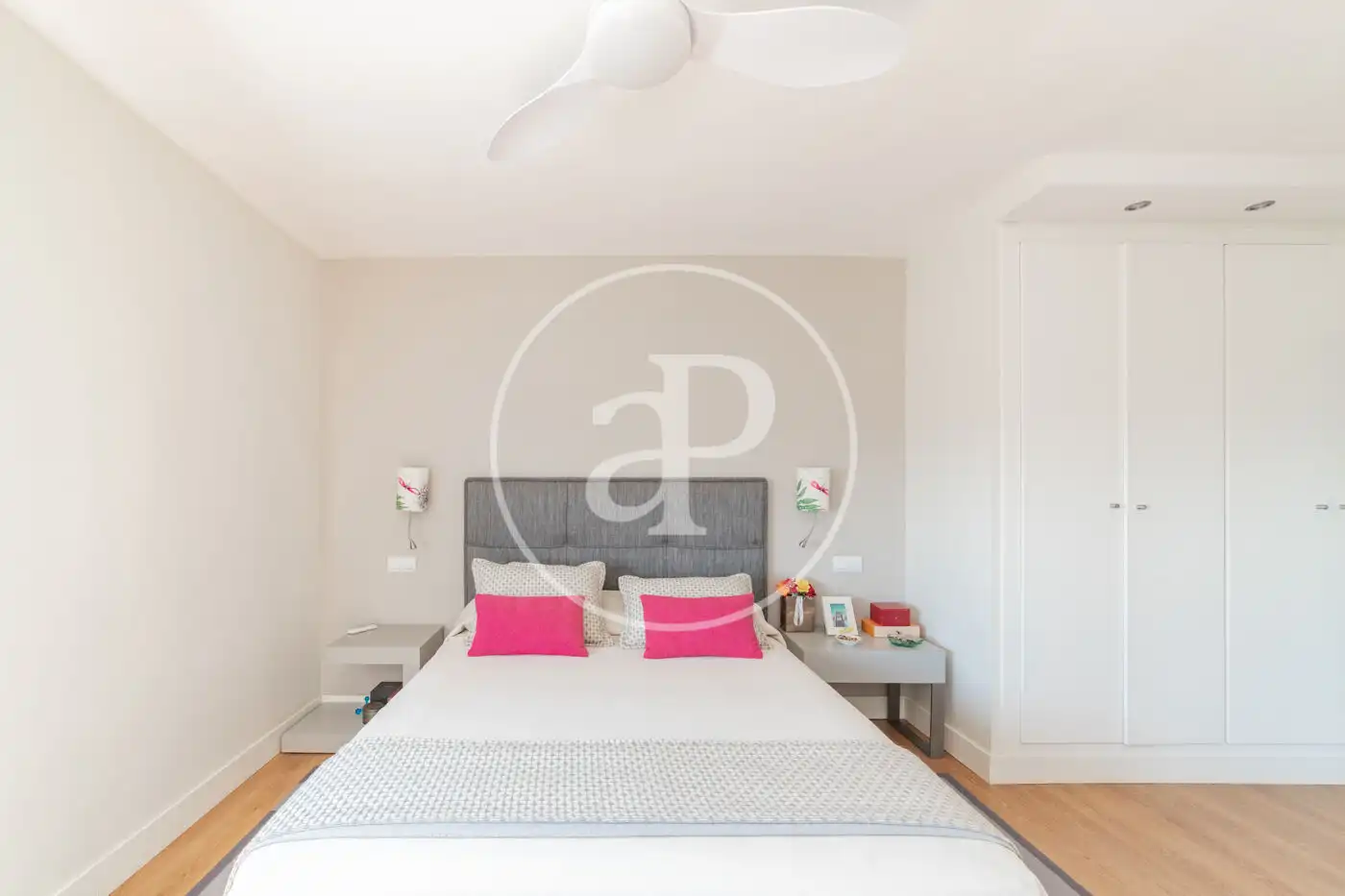 Habitación de Ático en venta en Madrid con Aire acondicionado, Calefacción y Jardín privado