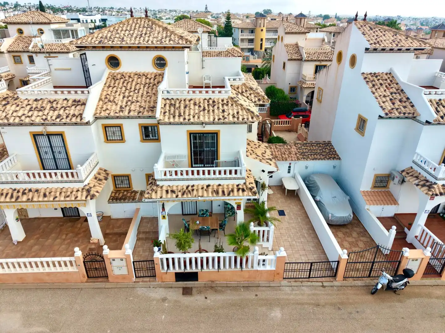 Exterior view of Detached homes for sale in Orihuela  with Air Conditioner, Private garden and Terrace