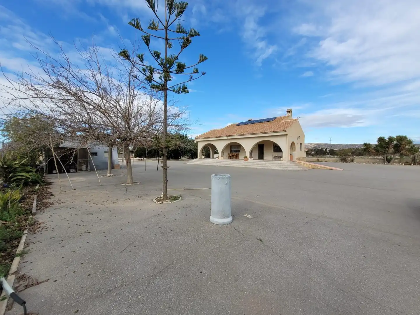 Vista exterior de Casa o xalet en venda en Crevillent amb Aire condicionat, Calefacció i Terrassa