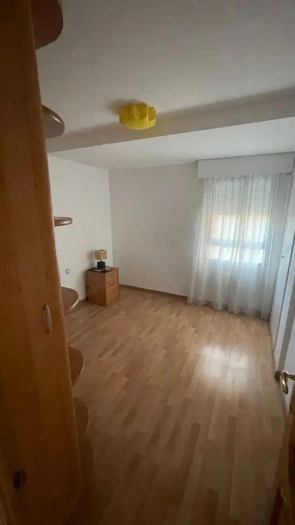 Wohnung zur Miete in Avenida de Moratalaz, Marroquina