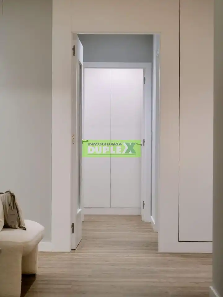 Piso en venta en Pontevedra Capital  con Calefacción, Terraza y Balcón