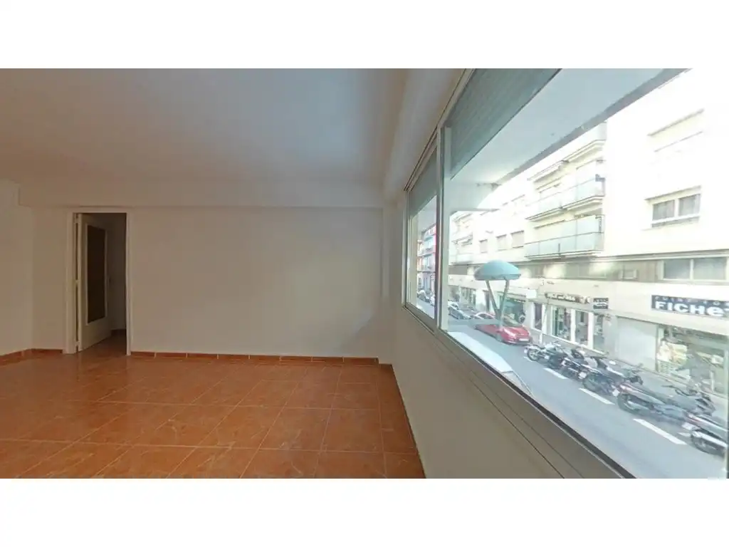 Tarragona. C. Sevilla. Piso de 4 habitaciones en venta., imatge 2