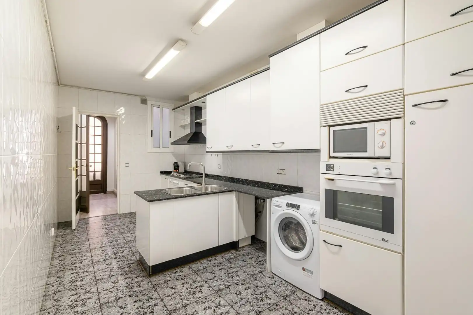 Kitchen of Flat for rent in Barcelona  with Air Conditioner, Heating and Furnished