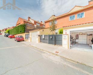 Exterior view of Single-family semi-detached for sale in San Lorenzo de El Escorial