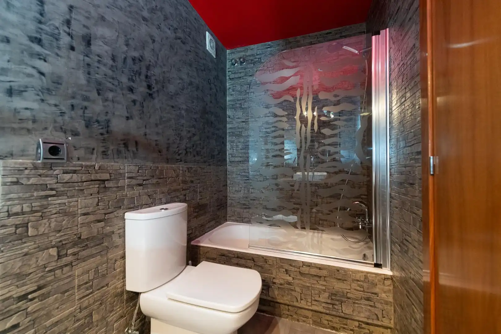 Baño de Piso en venta en Málaga con Aire acondicionado y Terraza