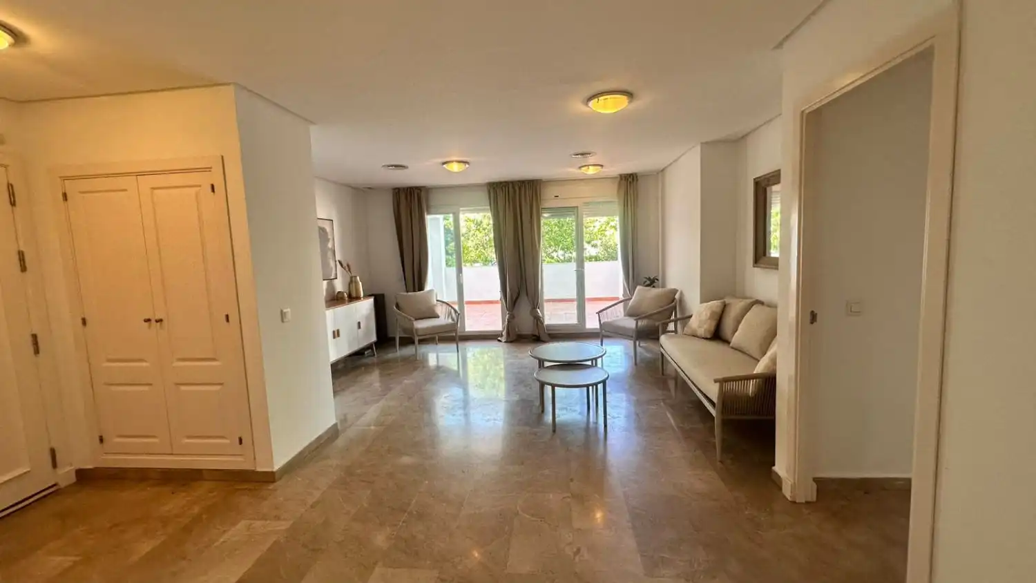 Sala de estar de Apartamento en venta en Benalmádena con Terraza