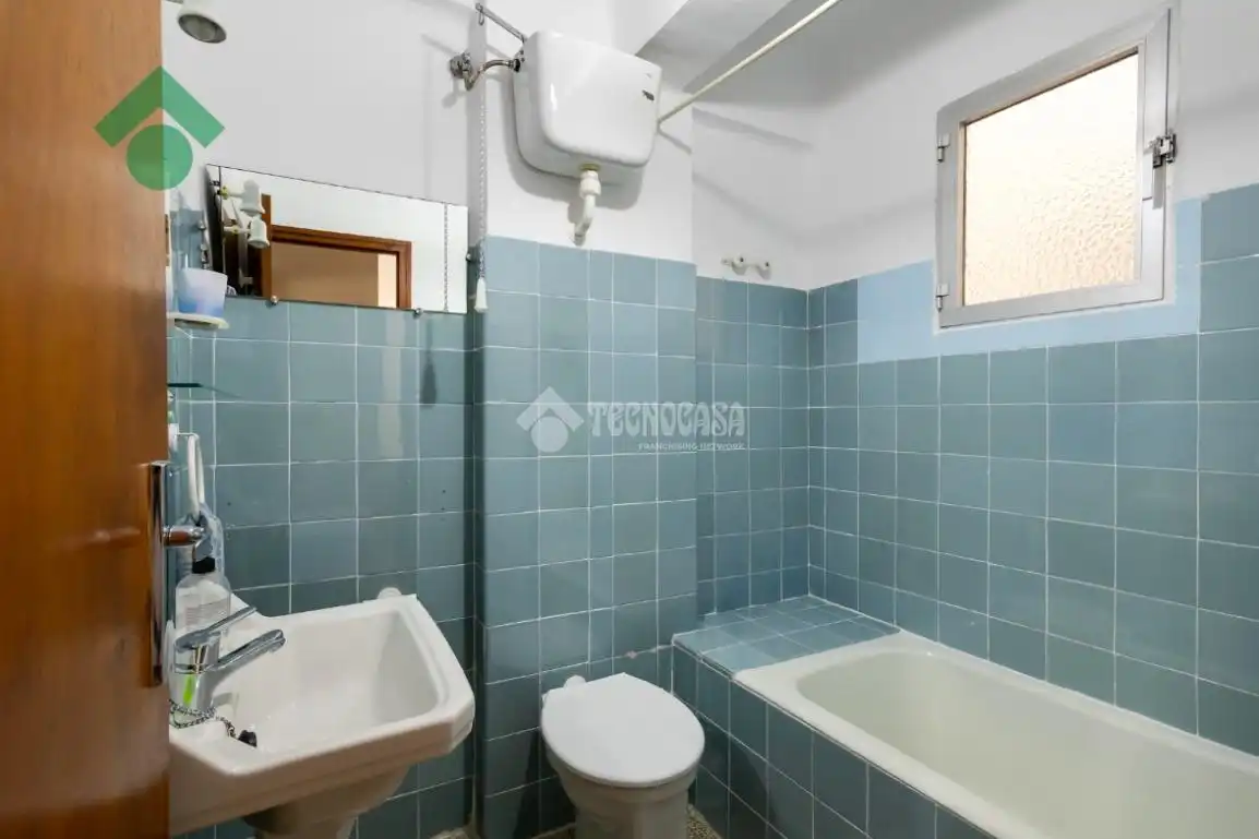 Bathroom of Flat for sale in Nerja  with Balcony