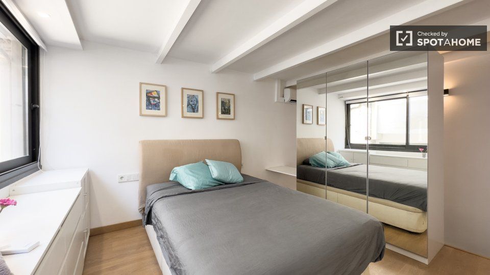 Habitación de Piso de alquiler en  Barcelona Capital con Aire acondicionado, Calefacción y Amueblado