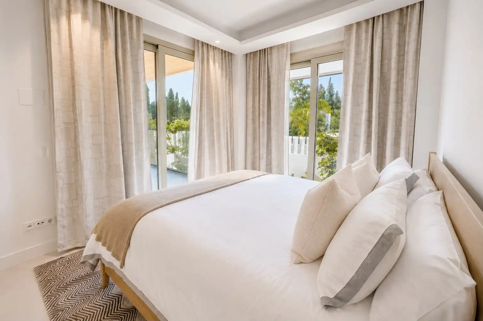Dormitori de Apartament en venda en Marbella amb Aire condicionat, Terrassa i Traster