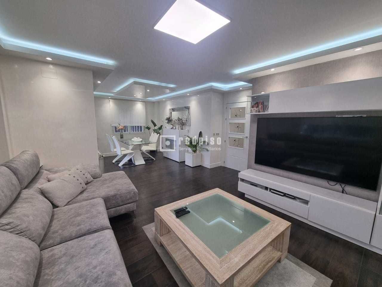 Sala d'estar de Casa o xalet en venda en Rivas-Vaciamadrid amb Aire condicionat, Calefacció i Terrassa