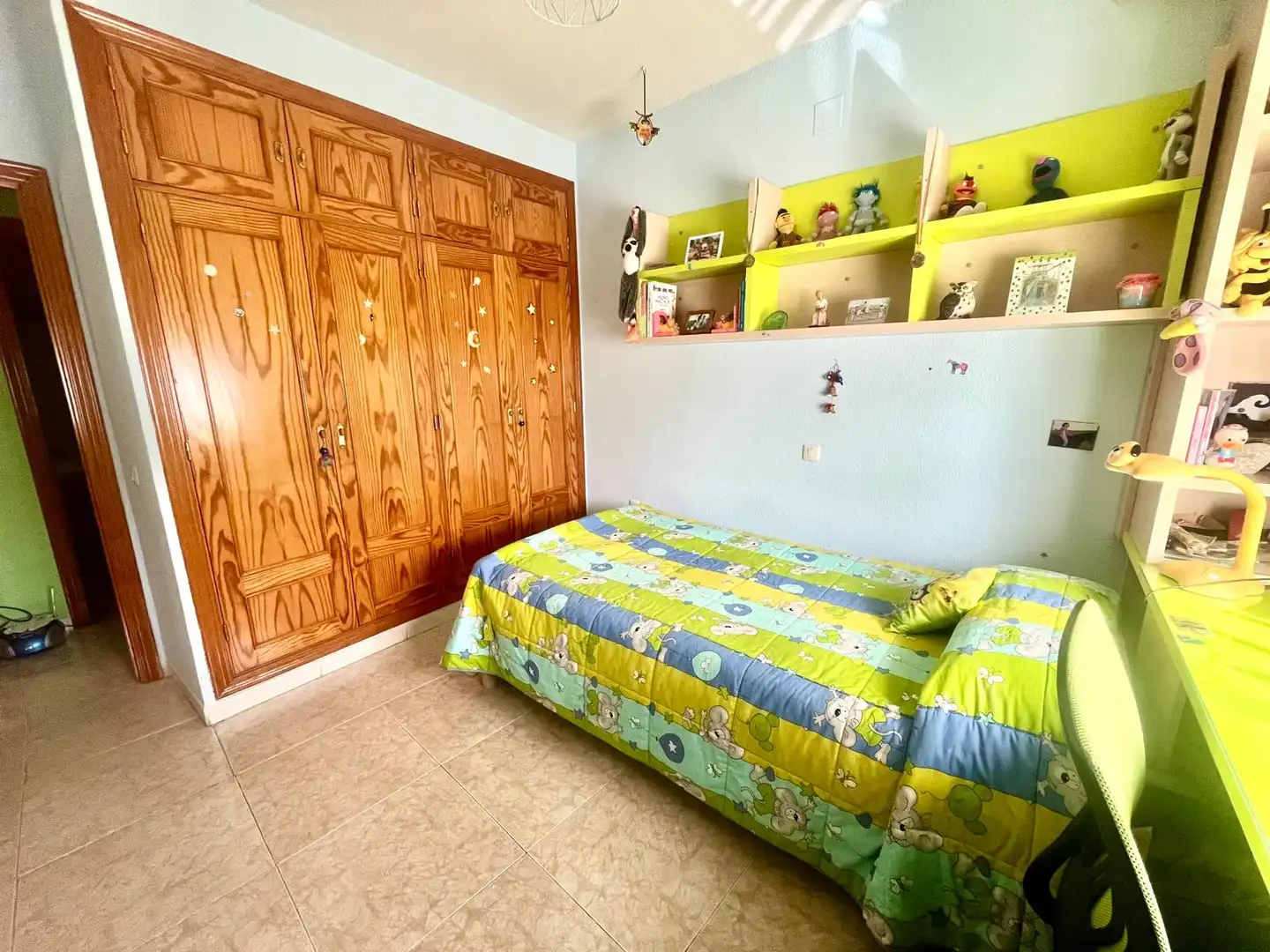 Habitación de Casa adosada en venta en Fernán Caballero con Calefacción y Terraza